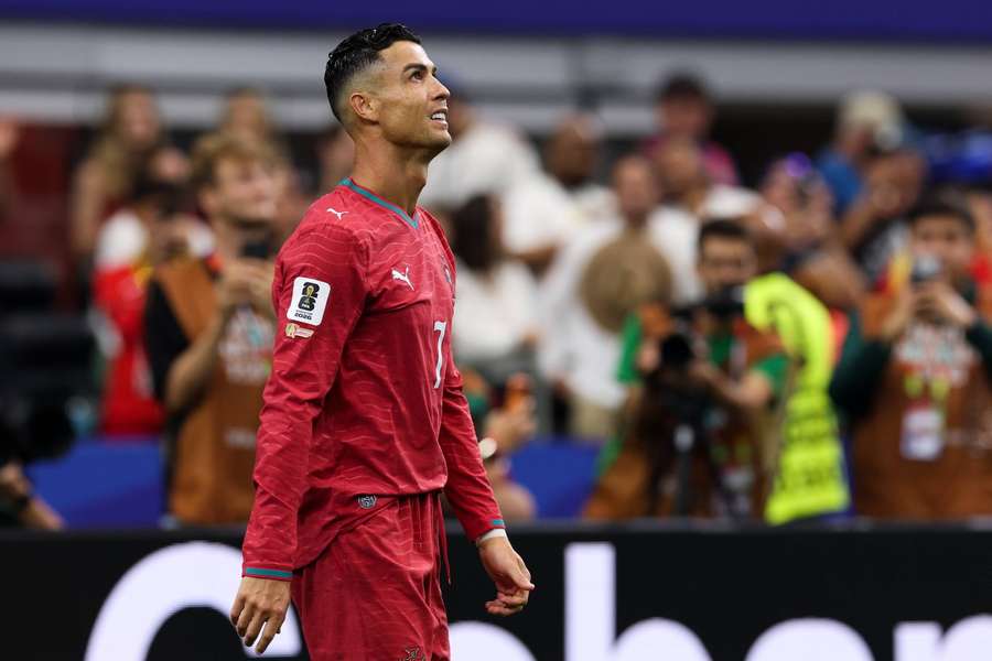 Cristiano Ronaldo se retrage din fotbal Cristiano Ronaldo se retrage din fotbal