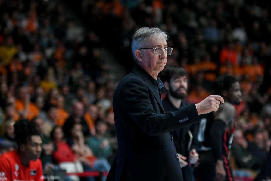 Moncho Fernández renueva como entrenador del Bàsquet Girona