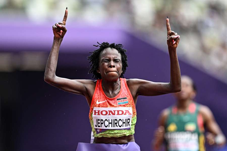 Jepchirchir celebrates winning the women's marathon final