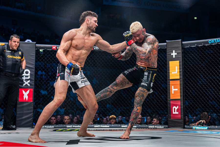 Oniszczuk pokoril Bartla.