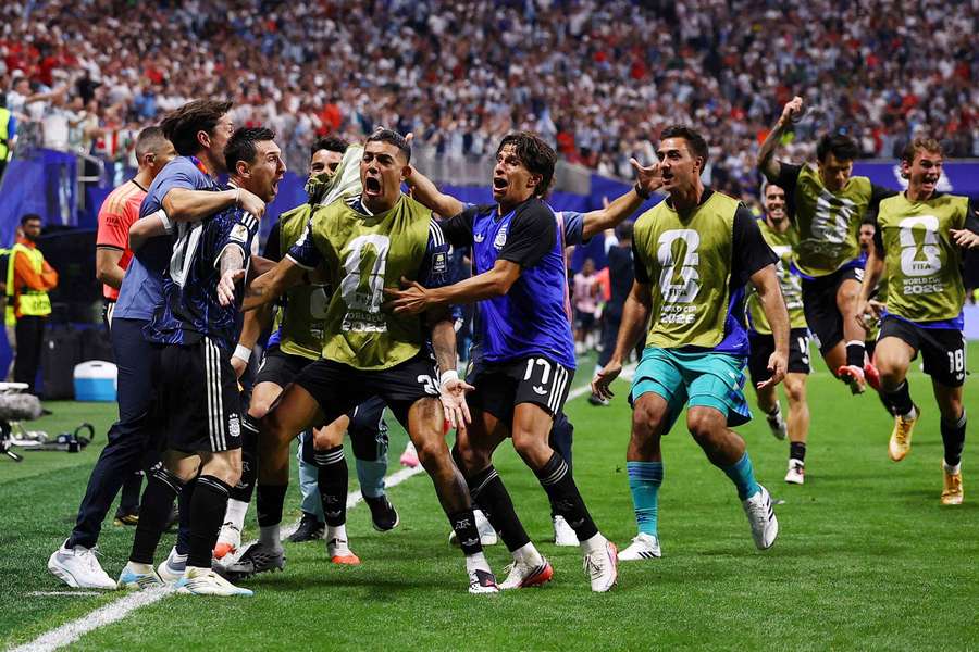 Niesamowita końcówka w Atlancie. Argentyna po dwóch asystach Messiego awansowała do finału MŚ Niesamowita końcówka w Atlancie. Argentyna po dwóch asystach Messiego awansowała do finału MŚ