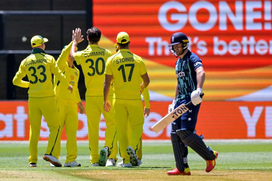 Australia cruise to six-wicket win over England in first ODI