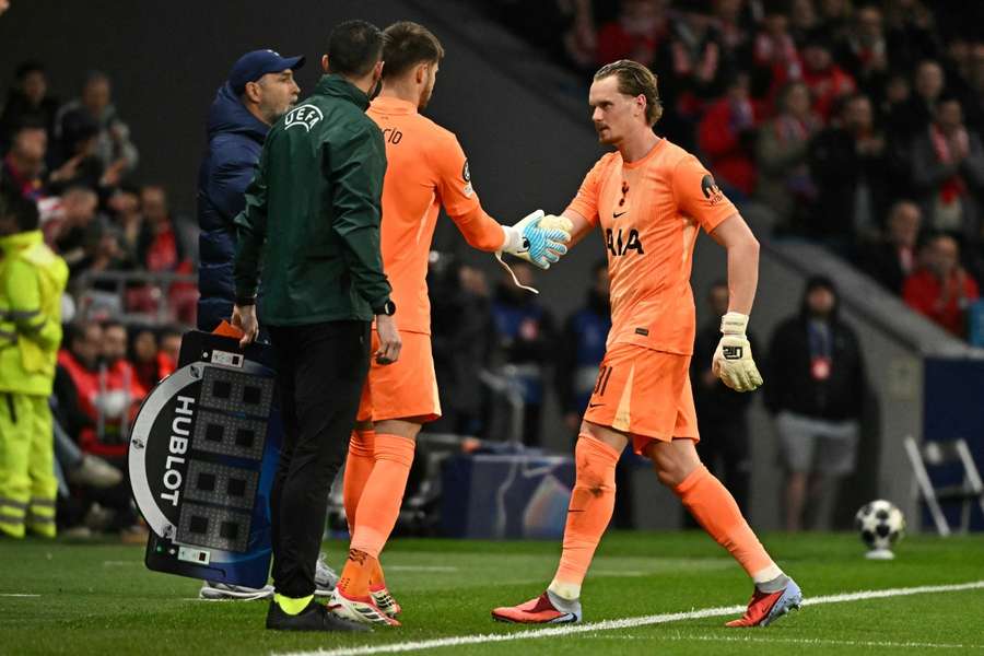 Kinsky tras ser cambiado por Vicario