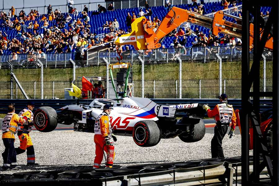 De wagen van Nikita Mazepin tijdens de Dutch Grand Prix van 2021