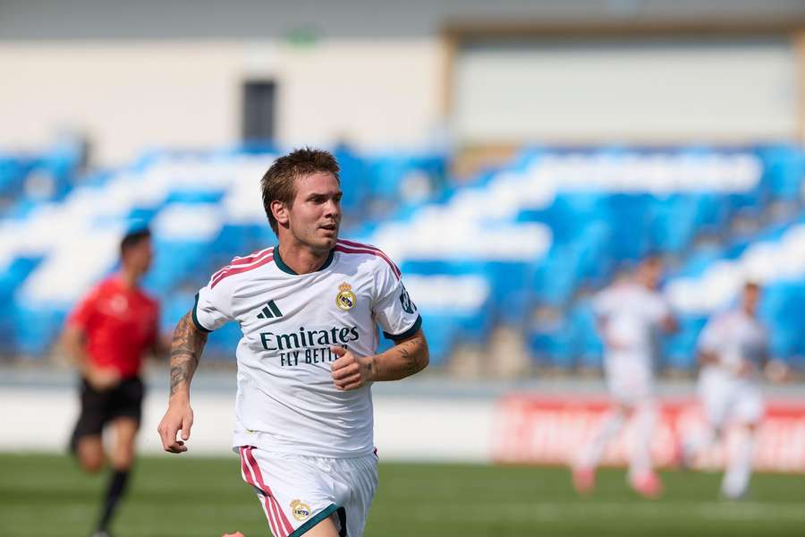 DONE DEAL: Fiorentina confirm Franco Mastantuono loan move from Real Madrid DONE DEAL: Fiorentina confirm Franco Mastantuono loan move from Real Madrid