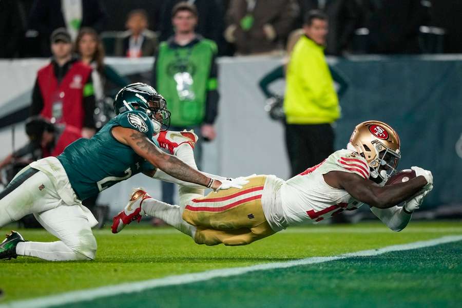 Prévia NFL: Defesa dos 49ers testará jogo corrido dos Eagles neste