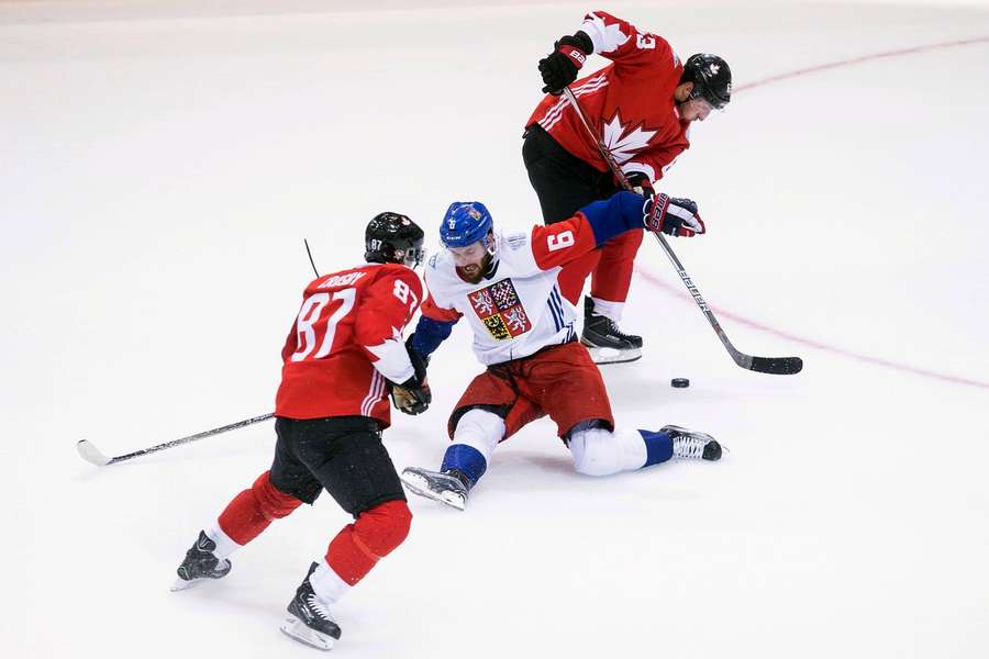 Moment ze Světového poháru 2016. Sidney Crosby, Michal Kempný a Brad Marchand (zleva) se po 10 letech potkají v Miláně znovu.