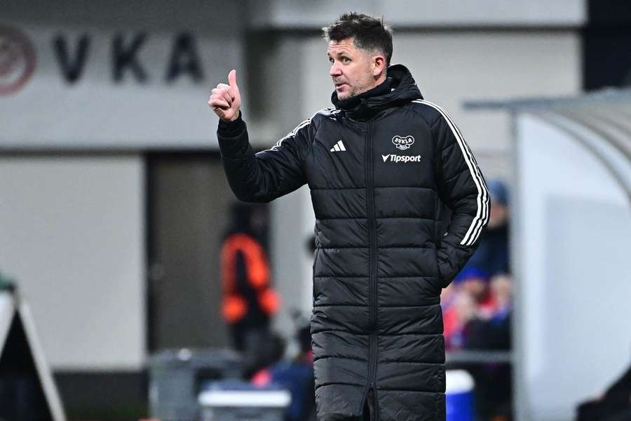 Zimní vítr na Dukle? Potřebujeme útočníka, přeje si Holoubek. Spát na trhu nebudeme Zimní vítr na Dukle? Potřebujeme útočníka, přeje si Holoubek. Spát na trhu nebudeme