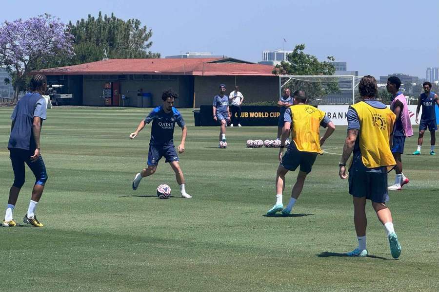 Jugadores del PSG durante el entrenamiento Jugadores del PSG durante el entrenamiento