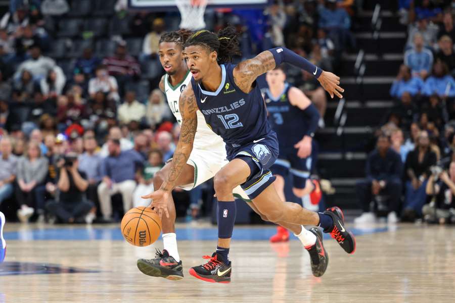 Ja Morant brilla con luz propia ante Milwaukee.