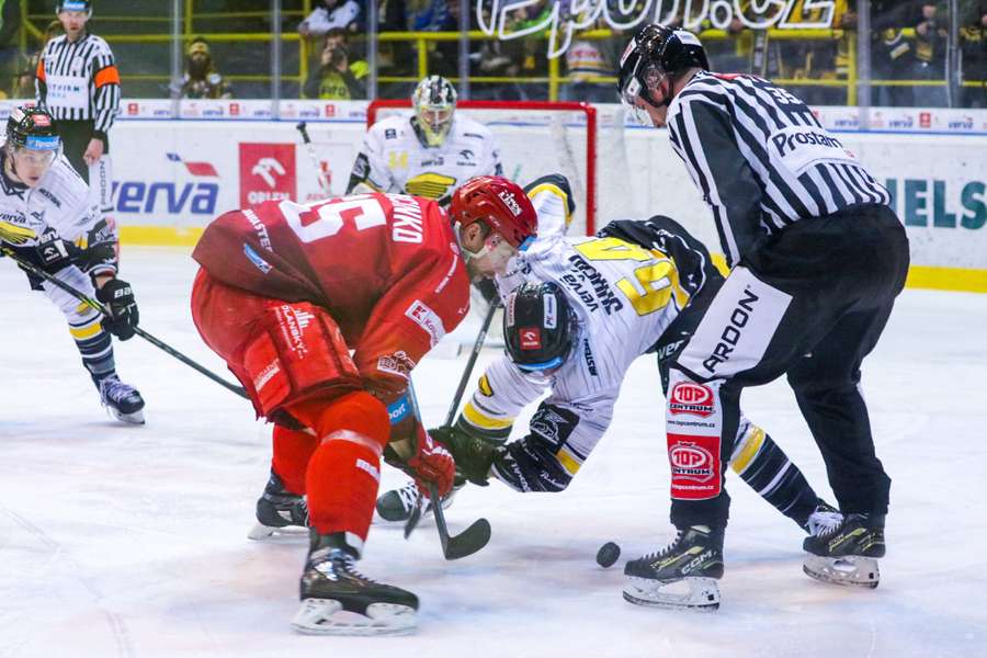 Hokejisté Vervy nestačili v předkole play off na Třinec. Hokejisté Vervy nestačili v předkole play off na Třinec.