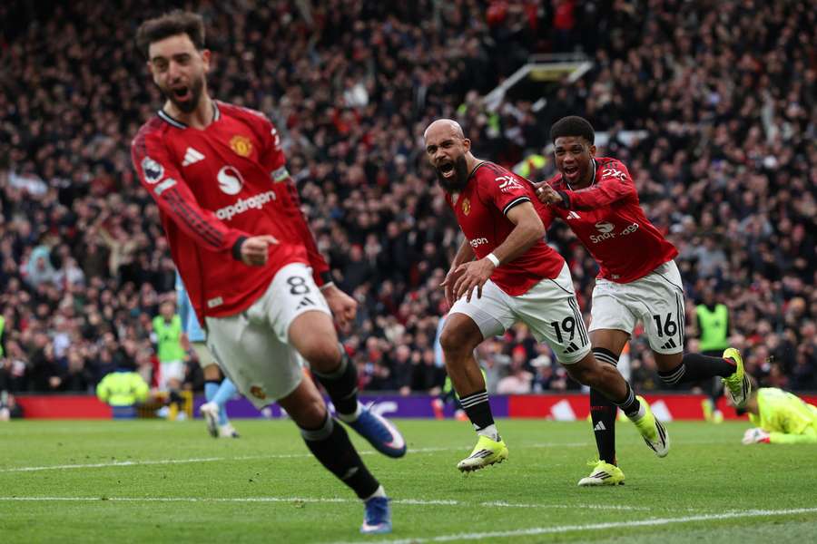 Man Utd celebrate Bryan Mbeumo's opener