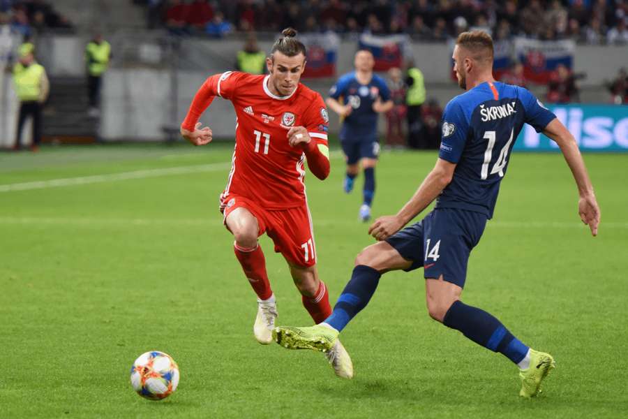 Gareth Bale v akcii počas reprezentačného duelu proti Slovensku v októbri 2019.