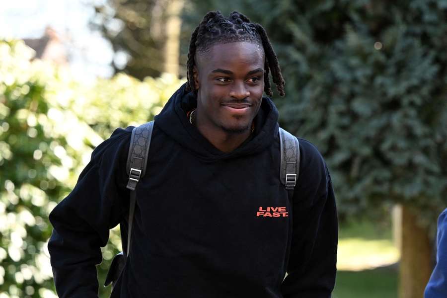 Yann Aurel Bisseck bei der Ankunft zur Nationalmannschaft.