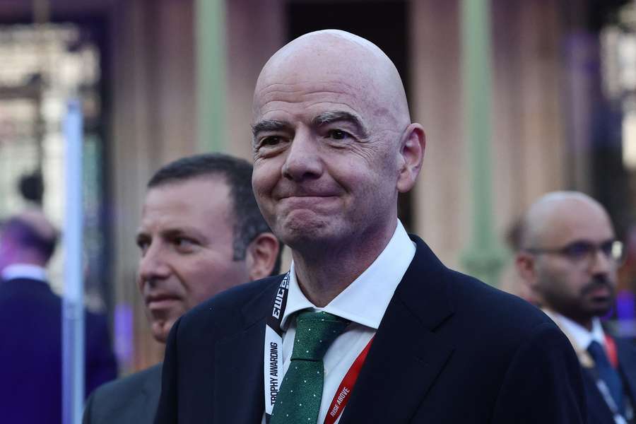 Infantino měl plán prodat část práv na MS investorům. Infantino měl plán prodat část práv na MS investorům.