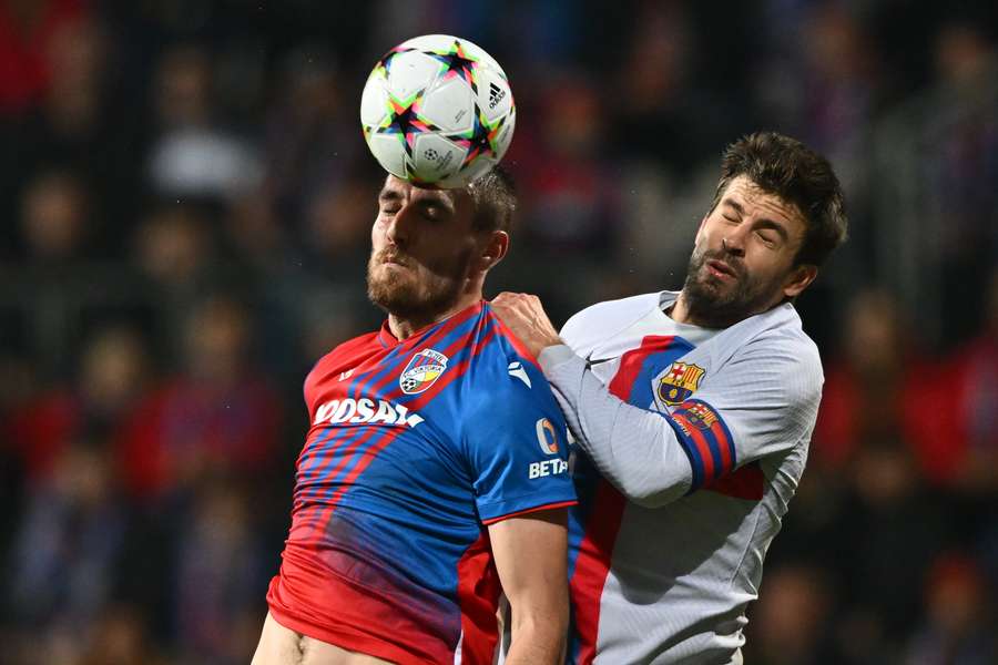 El Barça, a por el liderato ante el Almería en el adiós al Camp Nou de Piqué