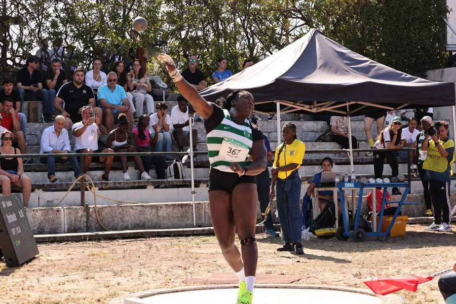 Jéssica Inchude
