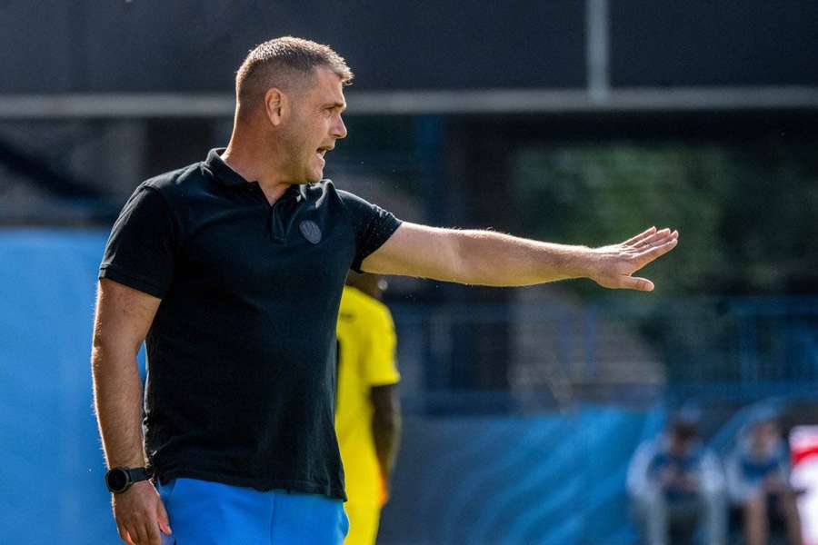Bronislav Fodrek nebyl spokojený s druhým poločasem. Bronislav Fodrek nebyl spokojený s druhým poločasem.