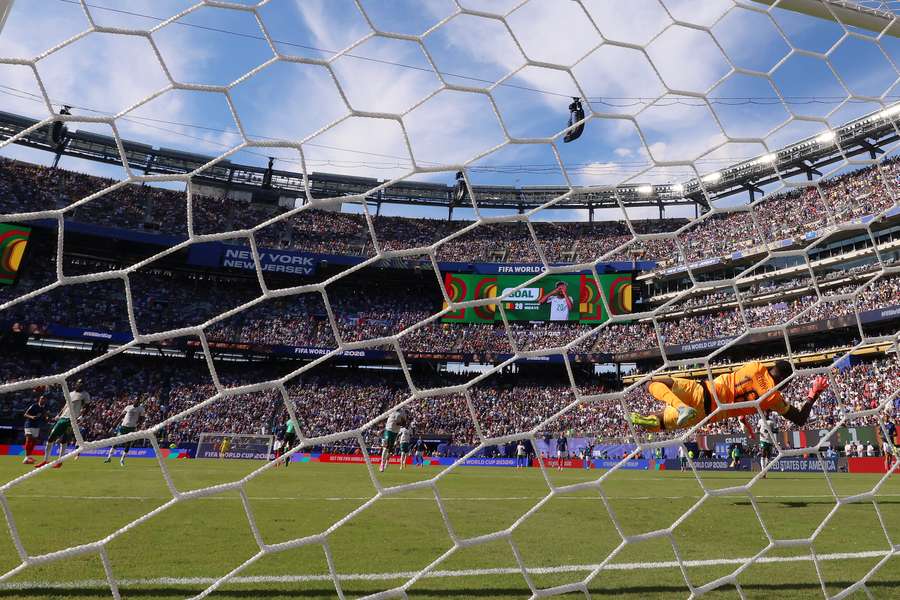 Franceses e senegaleses lotaram o MetLife