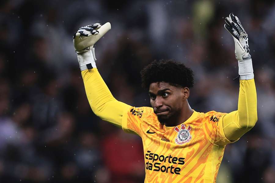 Hugo Souza fez uma grande partida em Itaquera