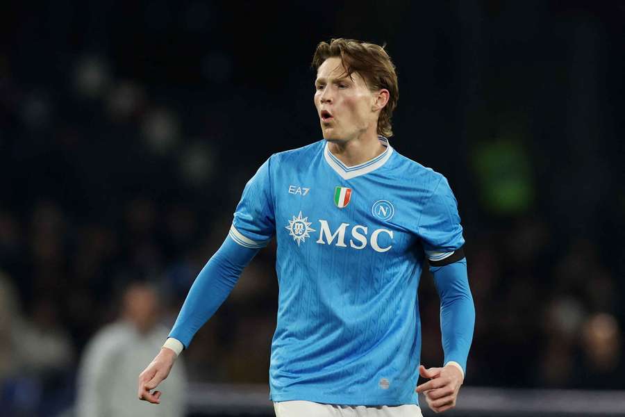 Scott McTominay ao serviço do Nápoles