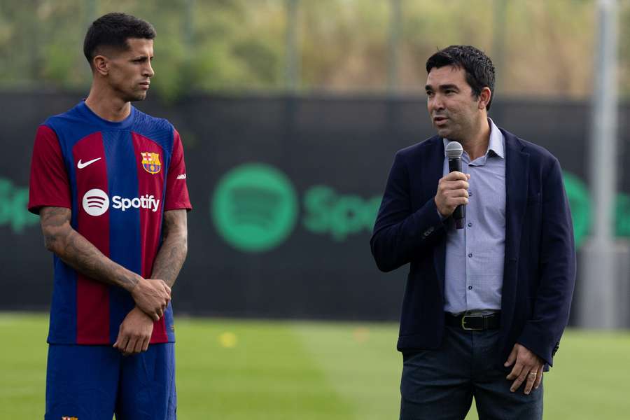 Deco y Cancelo, juntos en la primera presentación del lateral portugués