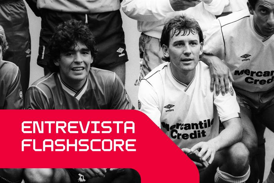 Diego Maradona e Bryan Robson antes do jogo Football League vs Resto do Mundo em Wembley, 8 de agosto de 1987