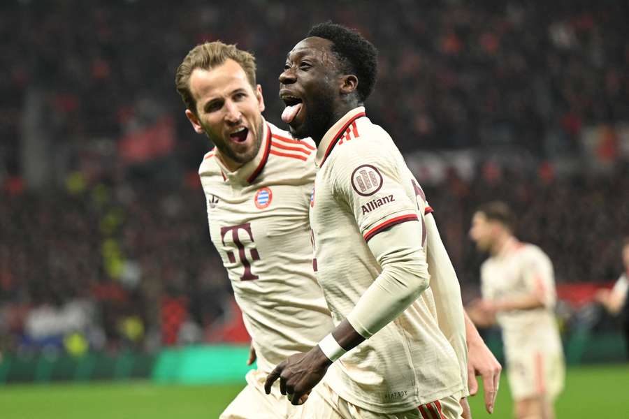 Alphonso Davies fez o segundo do Bayern