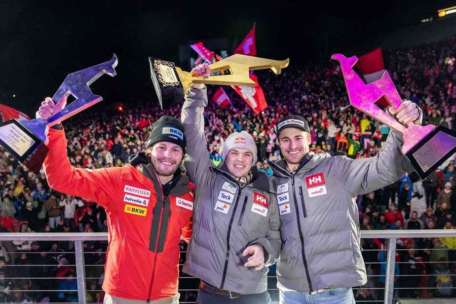 SkiFlash: Spektakel auf der Streif & Favoritensiege in Garmisch-Partenkirchen