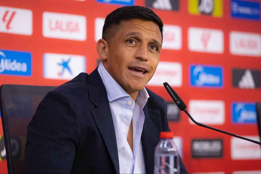 Alexis Sánchez, durante su presentación con el Sevilla