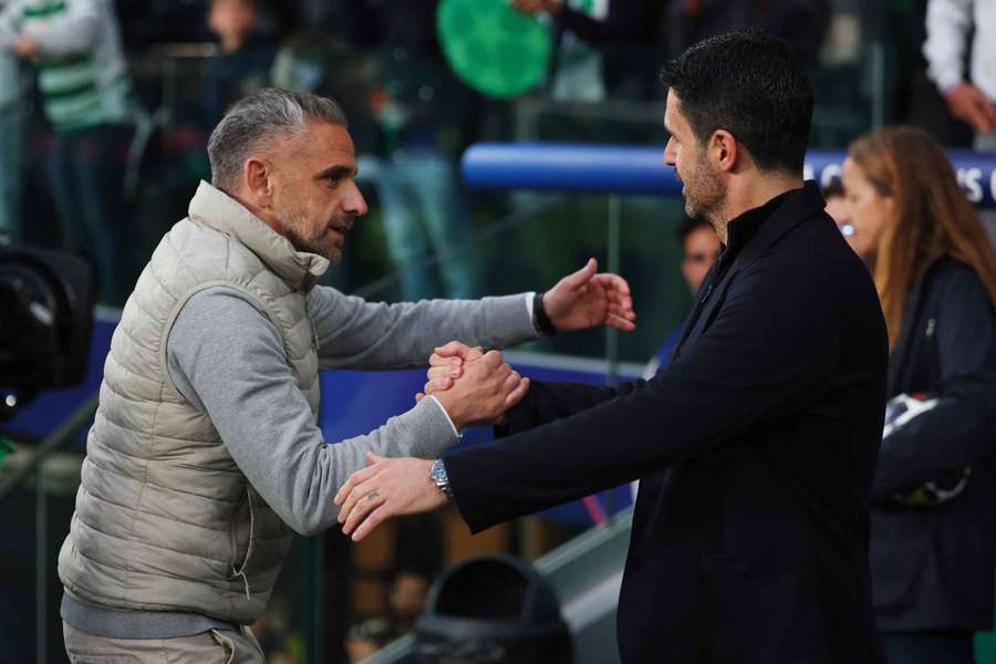 Rui Borges con Mikel Arteta prima di Sporting-Arsenal