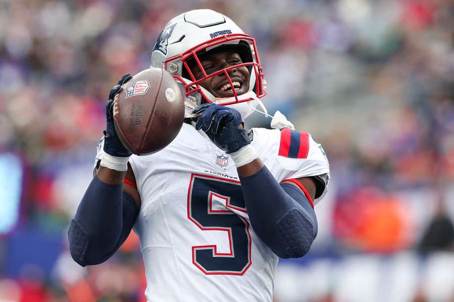 New England Patriots' Jabrill Peppers celebrates after fumble (2023)