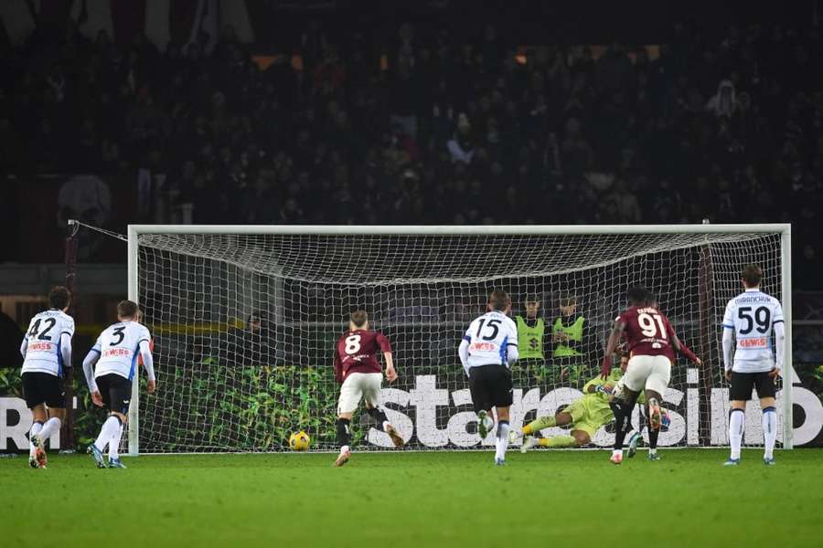 Druhý gól vstřelili domácí z penalty.