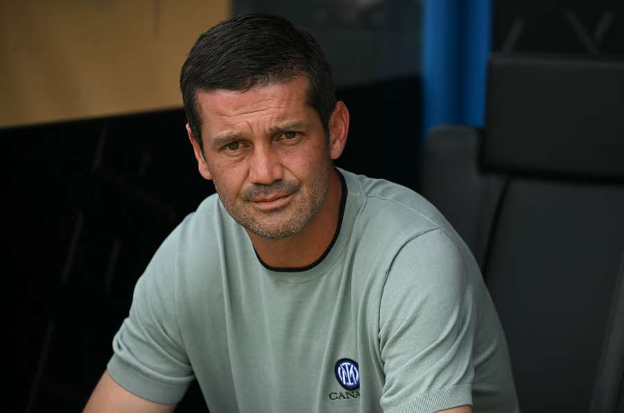Chivu en el banquillo interista