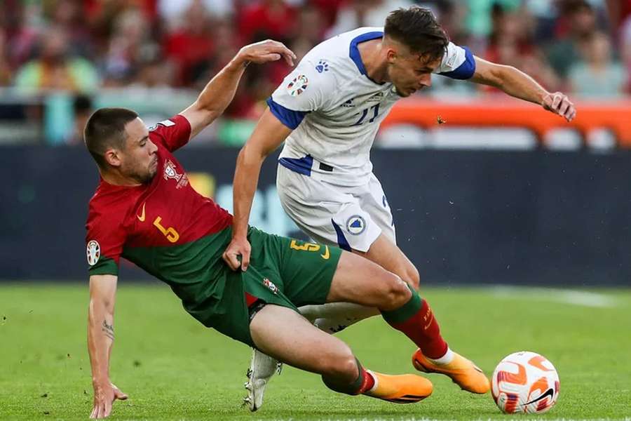 Portugal venceu Bósnia por 3-0 na primeira volta