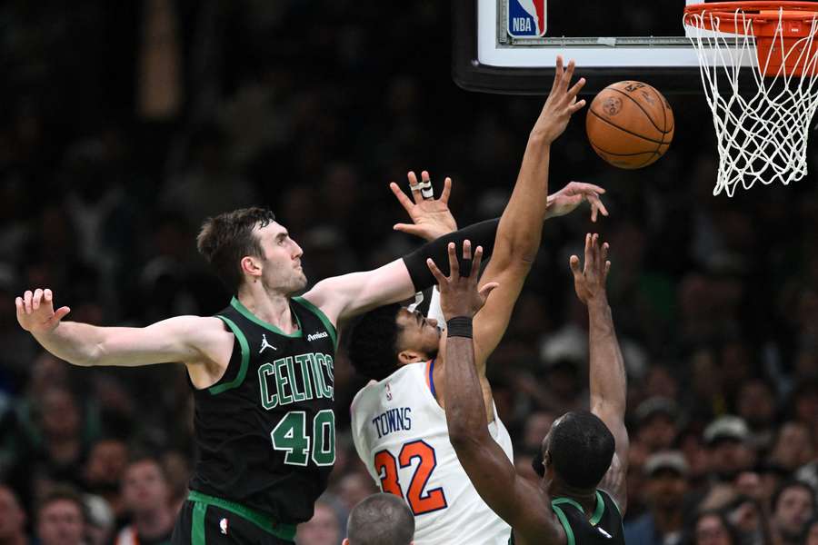 Luke Kornet destacó ante los Knicks