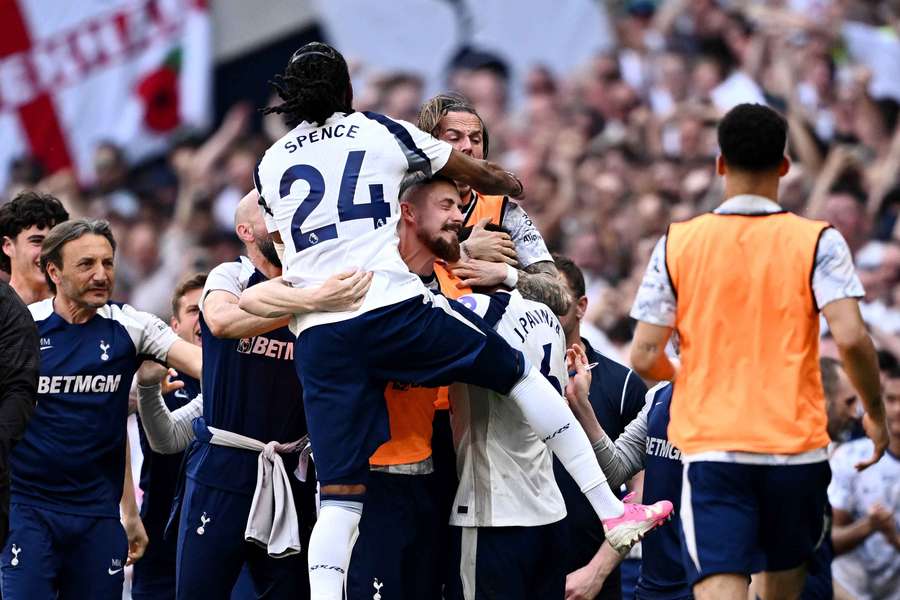Tottenham rettete sich nach einem eigenen Sieg über Everton Tottenham rettete sich nach einem eigenen Sieg über Everton