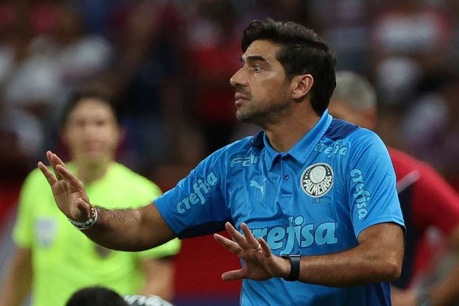 Abel Ferreira sofreu a oitava expulsão como técnico do Palmeiras