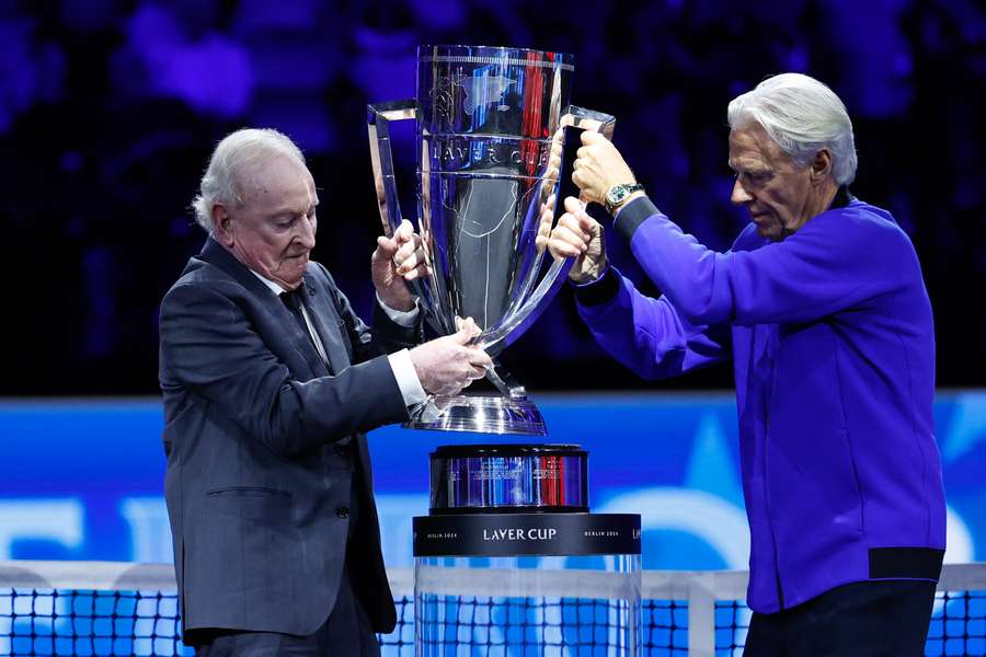 Le trophée de la Laver Cup en septembre 2024. Le trophée de la Laver Cup en septembre 2024.