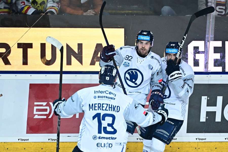 Plzeň vyhrála na ledě Sparty po samostatných nájezdech.