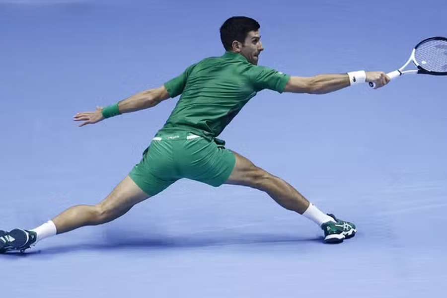 Implacável, Djokovic bate Rublev e está na semi do ATP Finals