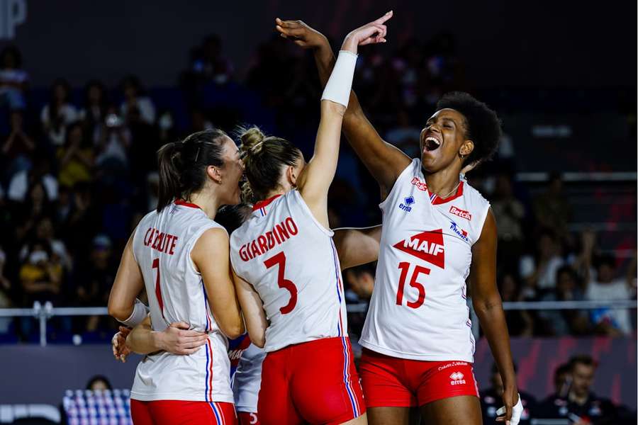 Les Bleues commencent par une victoire.