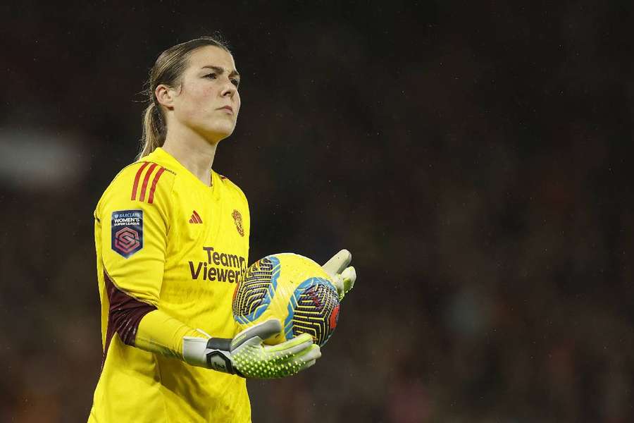 Goalkeeper Earps will lead England's Lionesses