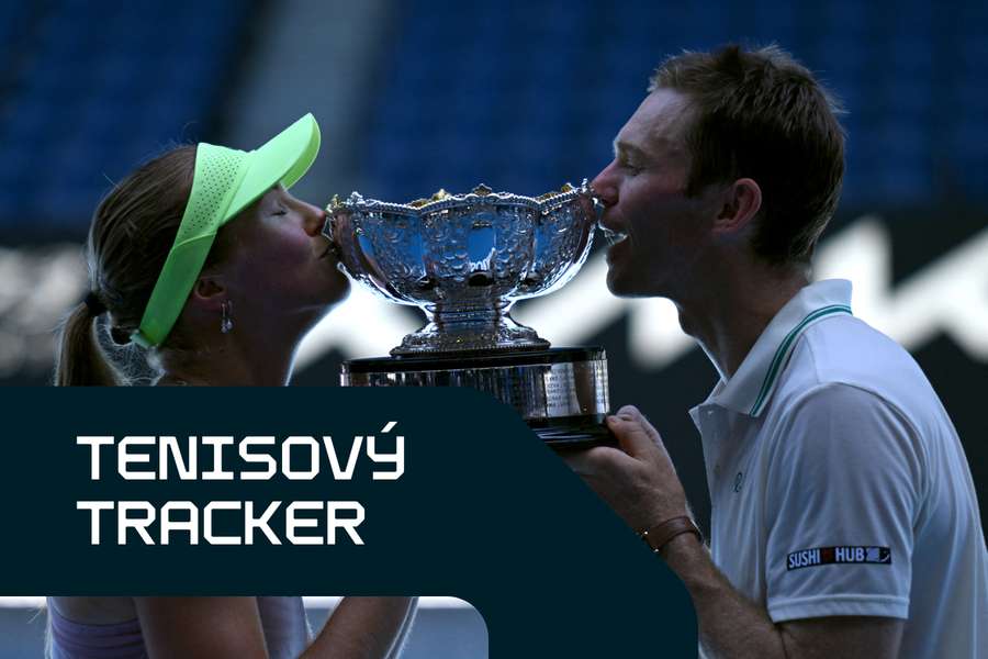 Gadecká a Peers s trofejou Australian Open.