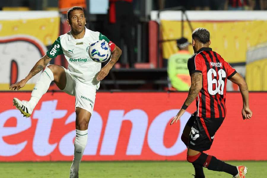 Marcos Rocha assina pelo Grémio