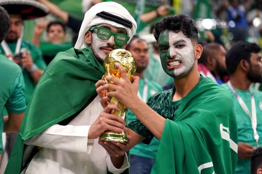 Arábia Saudita vai sediar a Copa do Mundo de 2034 e FIFA é criticada pela decisão