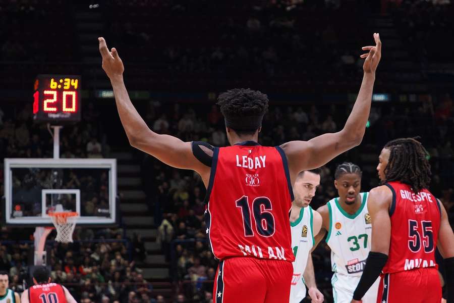 Zack LeDay esulta nel match contro il Panathinaikos 