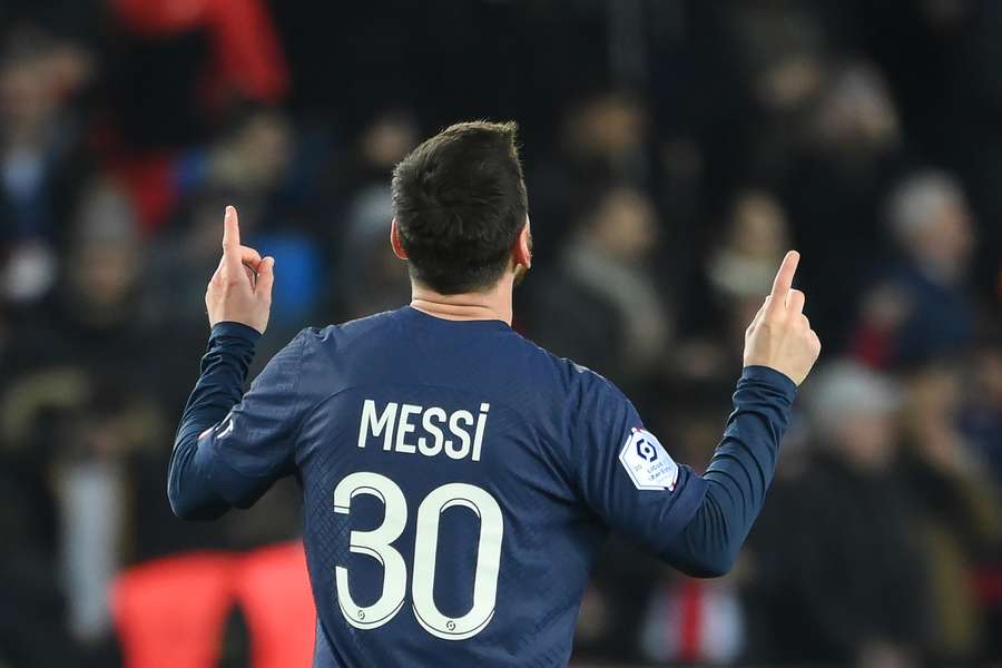 Messi decidiu a partida contra o Toulouse neste sábado (4)