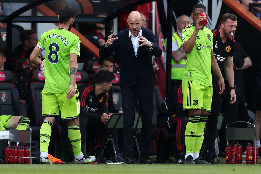 Erik ten Hag tijdens de wedstrijd tegen Bournemouth