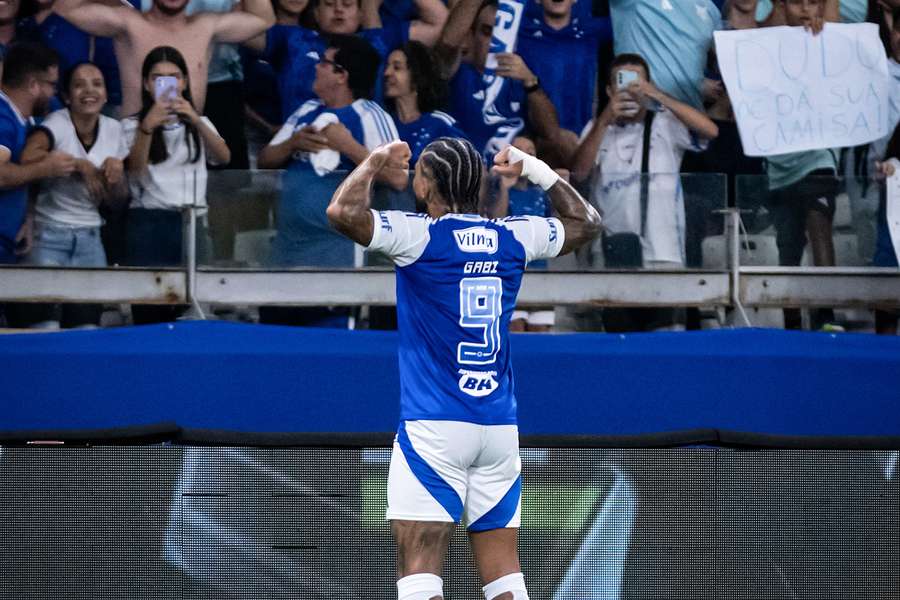 Gabigol fez o segundo gol do Cruzeiro na partida Gabigol fez o segundo gol do Cruzeiro na partida